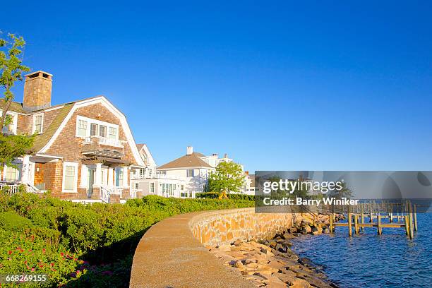 classic waterside homes, stonington, ct - connecticut fotografías e imágenes de stock