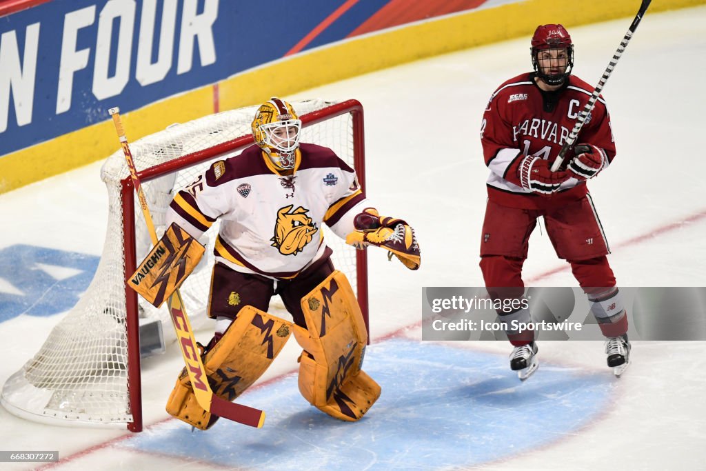 NCAA HOCKEY: APR 06 Frozen Four Semifinal - Harvard v Minnesota-Duluth