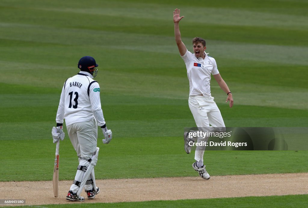 Warwickshire v Yorkshire - Specsavers County Championship: Division One