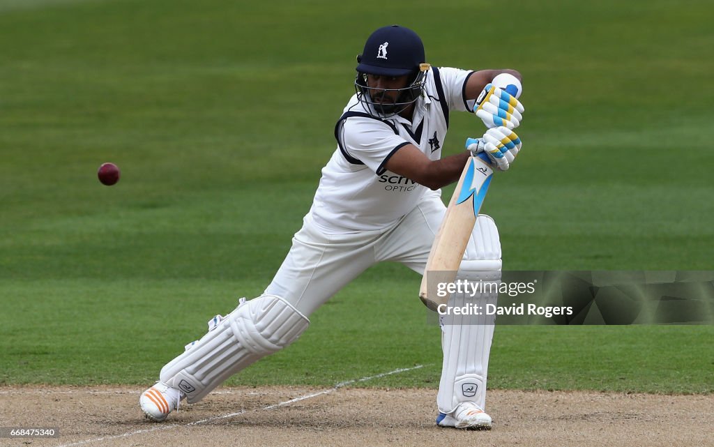 Warwickshire v Yorkshire - Specsavers County Championship: Division One