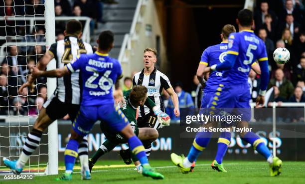 Leeds United Goalkeeper Robert Green makes a flying save from Matt Ritchie of Newcastle United attempt at goal during the Sky Bet Championship Match...