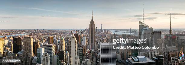 midtown manhattan skyline, new york city, usa - empire state building stock pictures, royalty-free photos & images