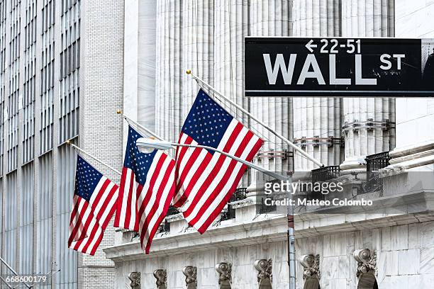 new york stock exchange, wall st, new york, usa - american fotografías e imágenes de stock