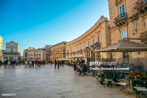 ortigia island in sicily - piazze italiane foto e immagini stock