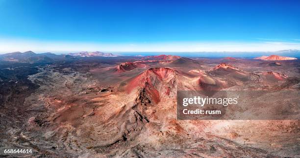 帝曼法雅國家公園，蘭索羅特島，加那利群島火山景觀全景 - timanfaya national park 個照片及圖片檔