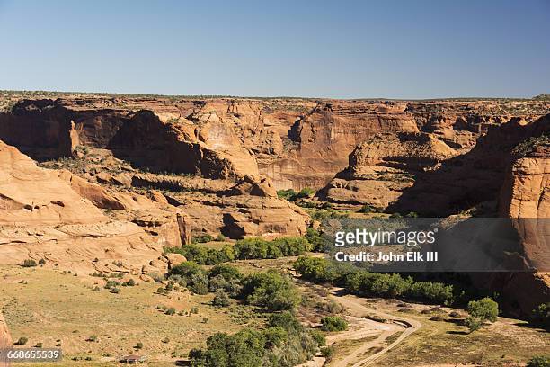 canyon de chelly nm, junction landscape - spider rock fotografías e imágenes de stock
