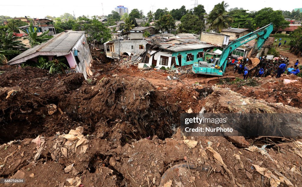 Collapsed garbage mountain in Colombo