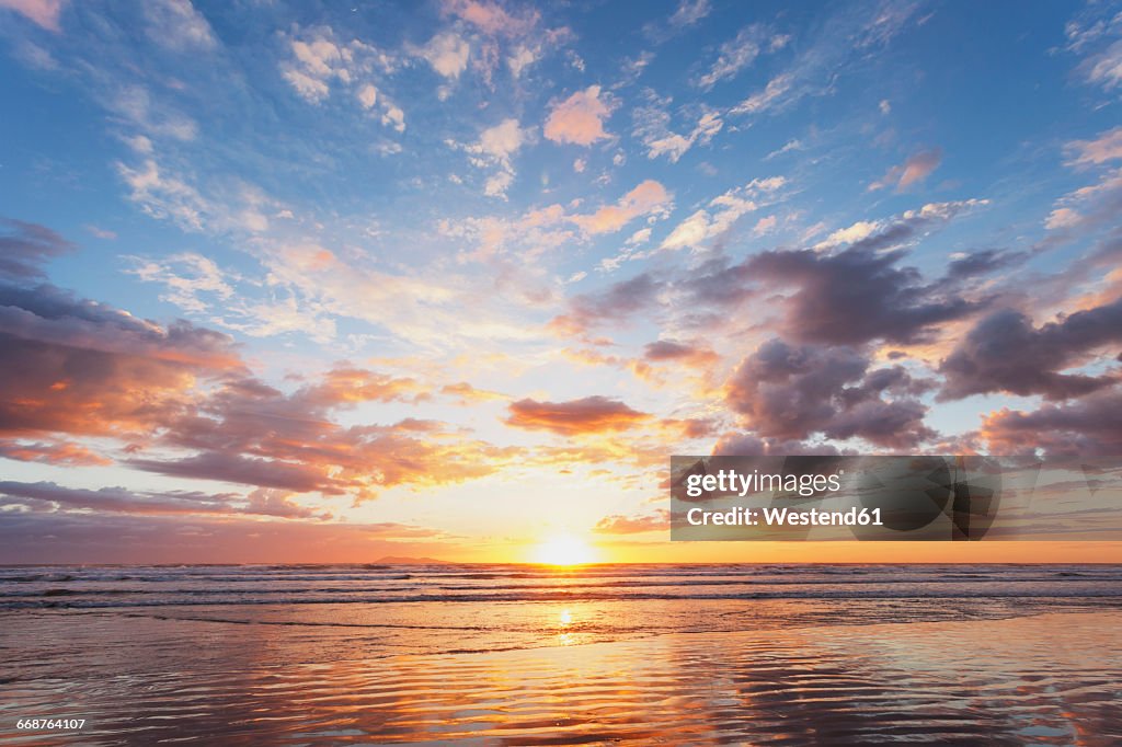 New Zealand, North Island, East Coast sunrise, Bay of Plenty, Waihi Beach at sunrise, South Pacific