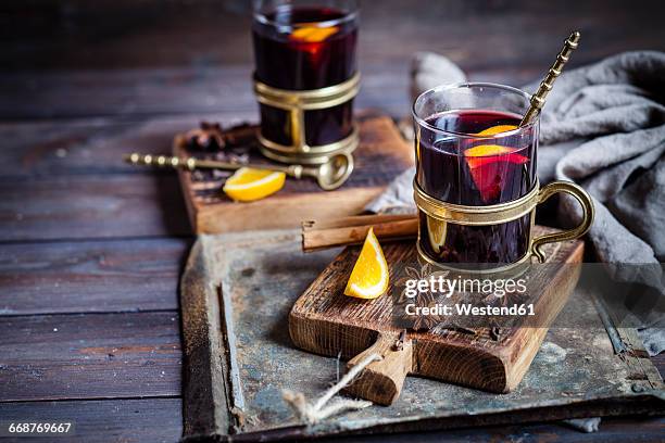 mulled wine with oranges and spices - ホットワイン ストックフォトと画像