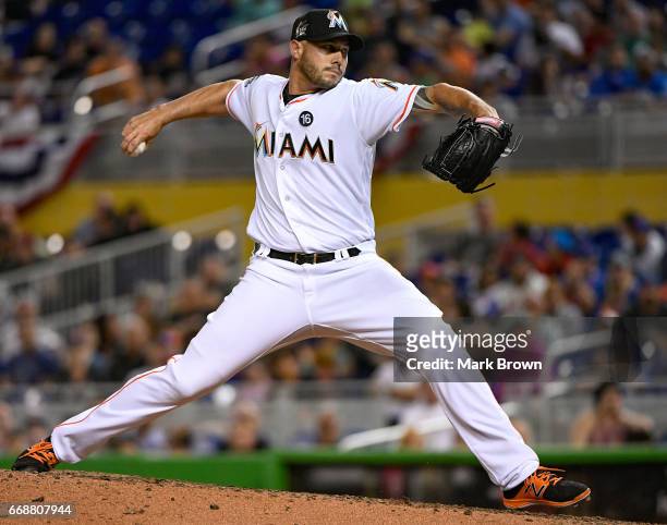 Dustin McGowan of the Miami Marlins in action during the game against the New York Mets at Marlins Park on April 13, 2017 in Miami, Florida.