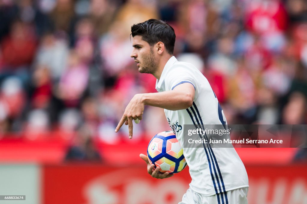 Real Sporting de Gijon v Real Madrid CF - La Liga