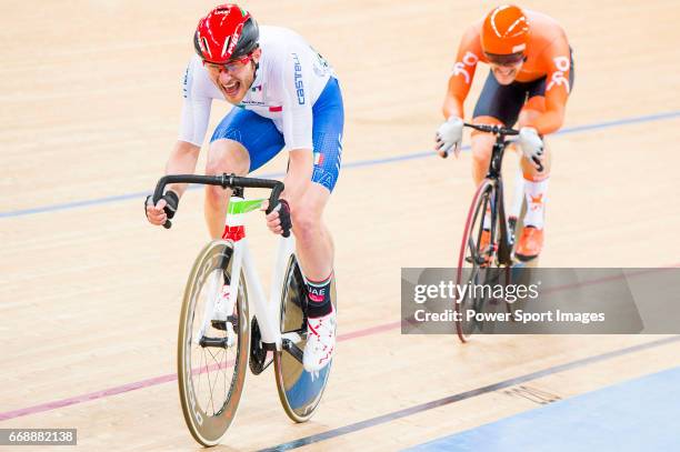 Simone Consonni of Italy and Roy Eefting of the Netherlands compete in the Men's Omnium Finals during 2017 UCI World Cycling on April 15, 2017 in...