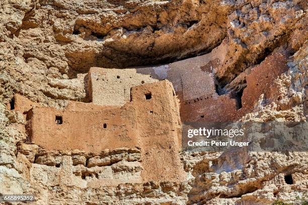 montezuma castle national monument,arizona,usa - montezuma castle stockfoto's en -beelden