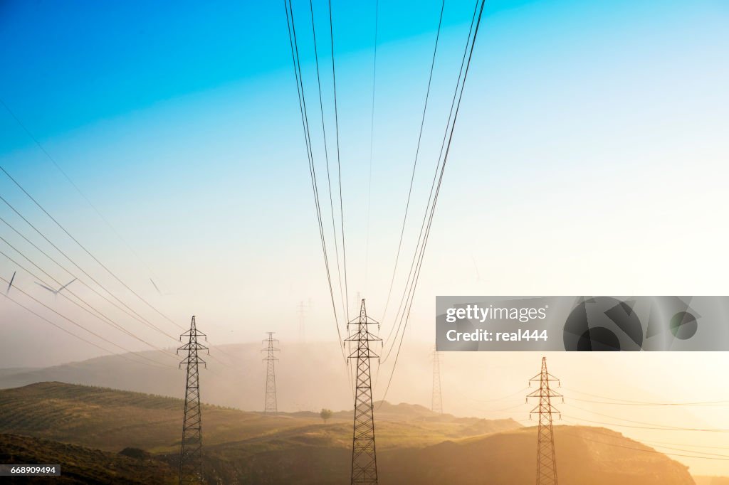 Torre de conducción eléctrica