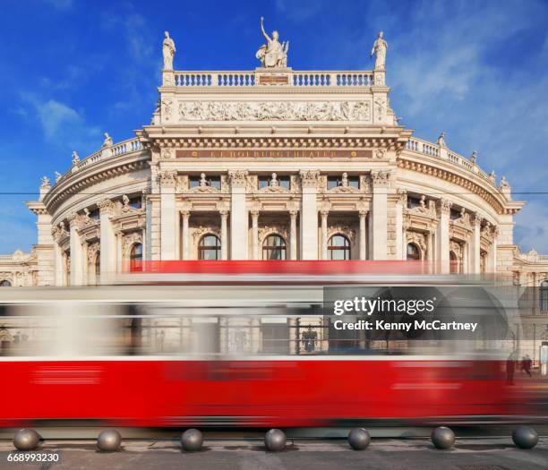 vienna - theatre and tram - ópera de viena imagens e fotografias de stock