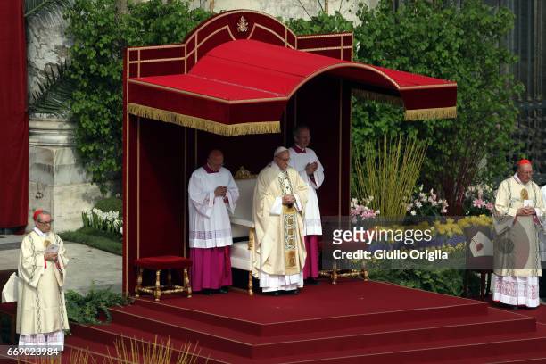 Pope Francis attends the Easter Mass at St. Peter's Square on April 16, 2017 in Vatican City, Vatican. At the end of the celebration Pope Francis...