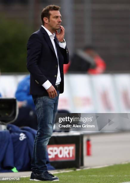 Head coach Markus Weinzierl of Schalke reacts during the Bundesliga match between SV Darmstadt 98 and FC Schalke 04 at Stadion am Boellenfalltor on...