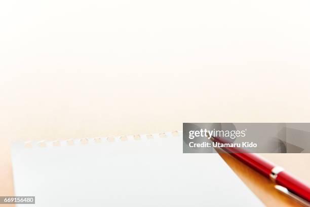 message paper. - 文房具 fotografías e imágenes de stock