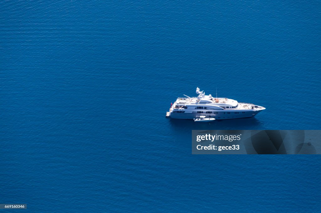 Vue aérienne de luxe Motoryacht