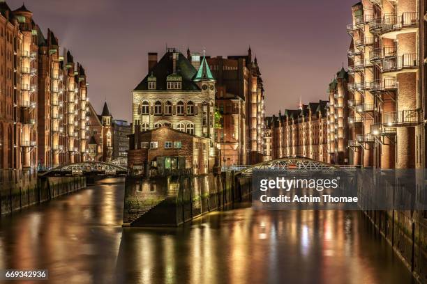 water castle, hamburg, germany, europe - stadtsilhouette stock pictures, royalty-free photos & images