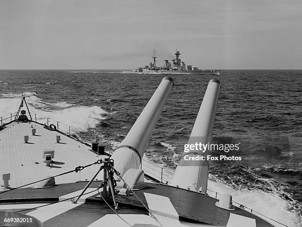Captain Ralph Kerr 17 Battlecruiser Hms Hood Stock Photos, High-Res Pictures, and Images ...