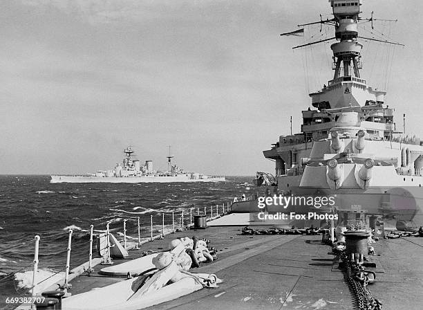 Captain Ralph Kerr 18 Battlecruiser Hms Hood Stock Photos, High-Res Pictures, and Images ...