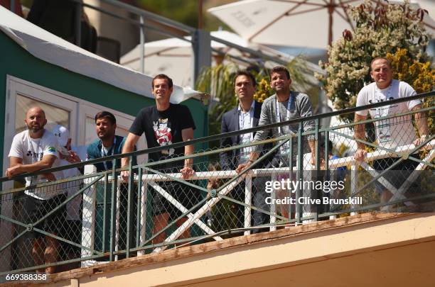 Jamie Delgado,Dani Vallverdu,Andy Murray of Great Britain,Ross Hutchins and Grigor Dimitrov of Bulgaria and Matt Little watch Kyle Edmund of Great...