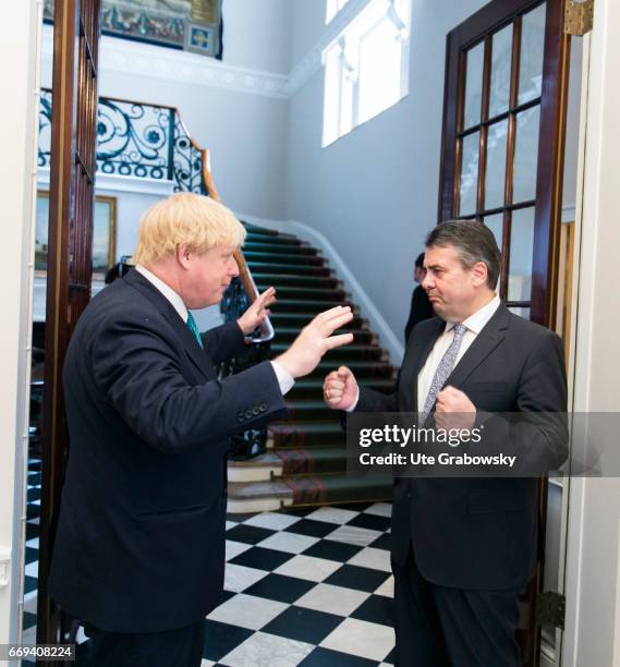 London, Great Britain Sigmar Gabriel, SPD, Vice Chancellor and Federal Foreign Minister of Germany, meets Boris Johnson, Foreign Minister of the...