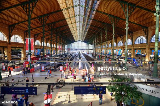 gare du nord train station in paris, france - ガールデュノール ストックフォトと画像