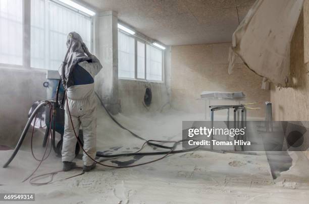 arbeider - sandblasting stockfoto's en -beelden