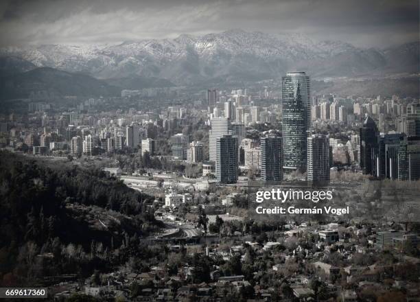 santiago de chile city skyline, black and white - san cristóbal hill chile stock pictures, royalty-free photos & images