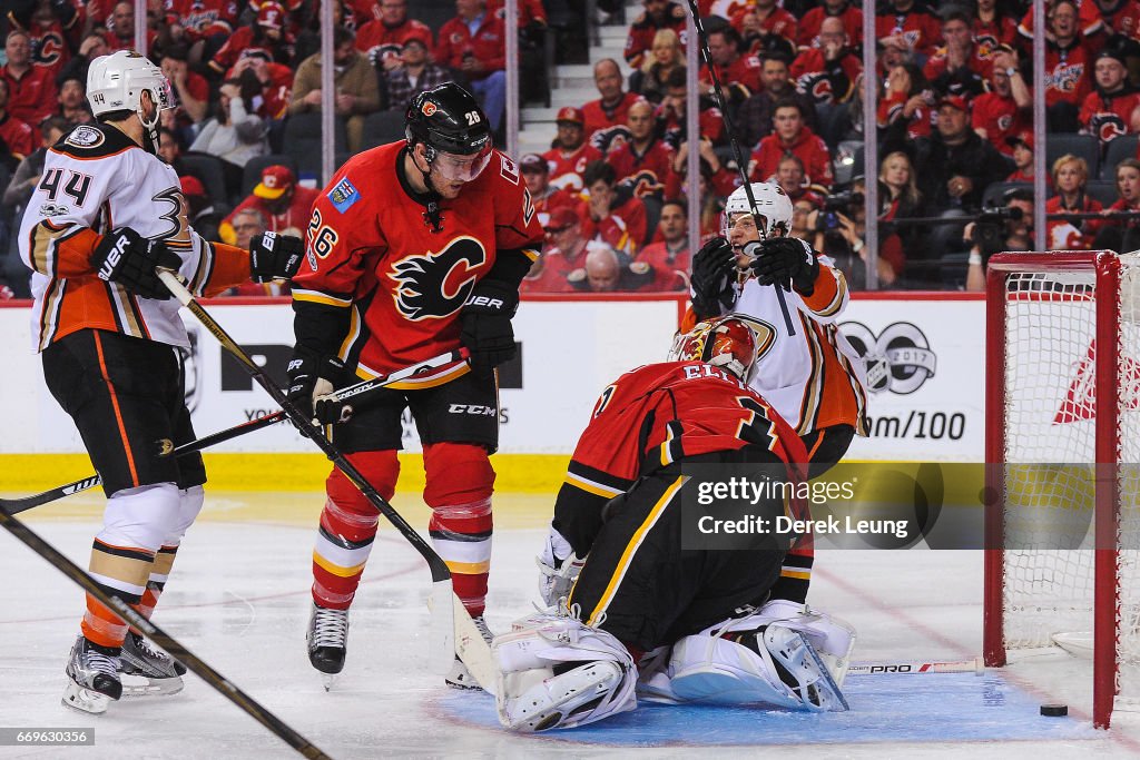 Anaheim Ducks v Calgary Flames - Game Three