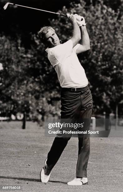 Curtis Strange of the United States in action during the European Tour, Lancome Trophy event at Saint-Nom-La-Bretèche circa September, 1989.