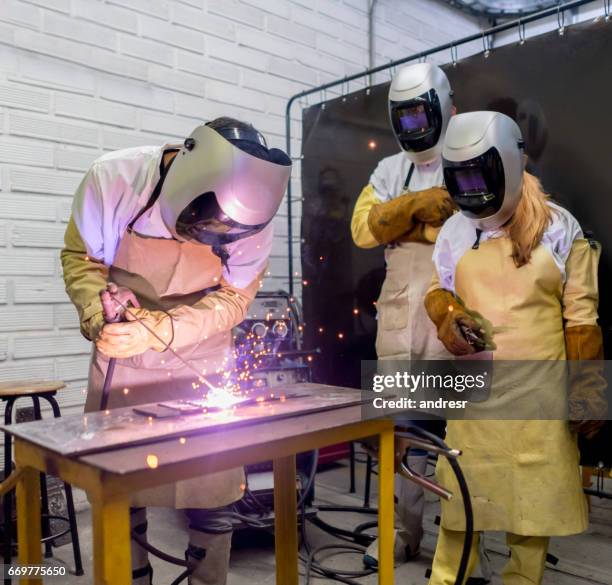Weld Student Training Program 1,632 Welding Class Stock Photos, High-Res Pictures, and Images - Getty ...