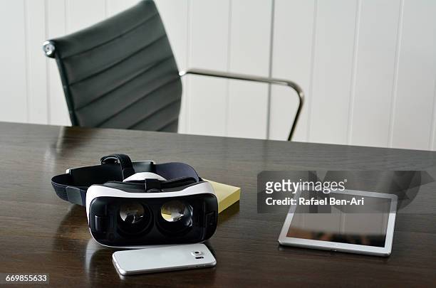 3d vr virtual reality office - photohui stock pictures, royalty-free photos & images