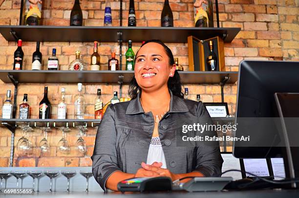 new zealand maori woman open a new business - photohui stock pictures, royalty-free photos & images