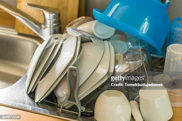 dishes - untertasse stock pictures, royalty-free photos & images