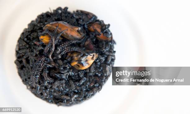 arroz negro - comida sana stock pictures, royalty-free photos & images