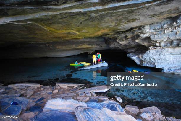 gruta da pratinha, chapada diamantina national park, bahia, brazil. - gruta foto e immagini stock