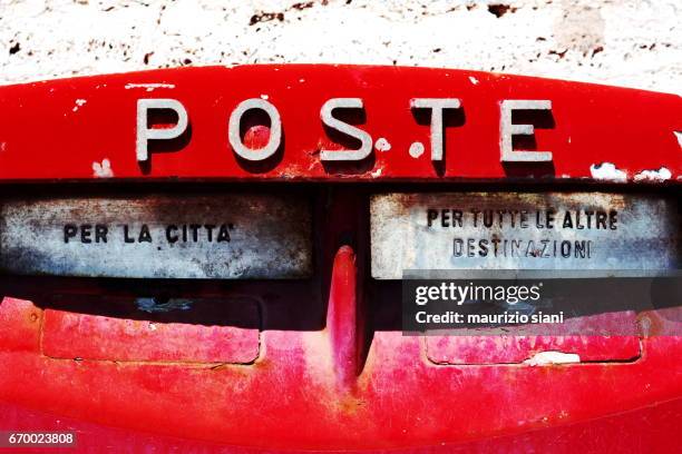 traditional italian mail box on wall - comunicazione - fotografias e filmes do acervo