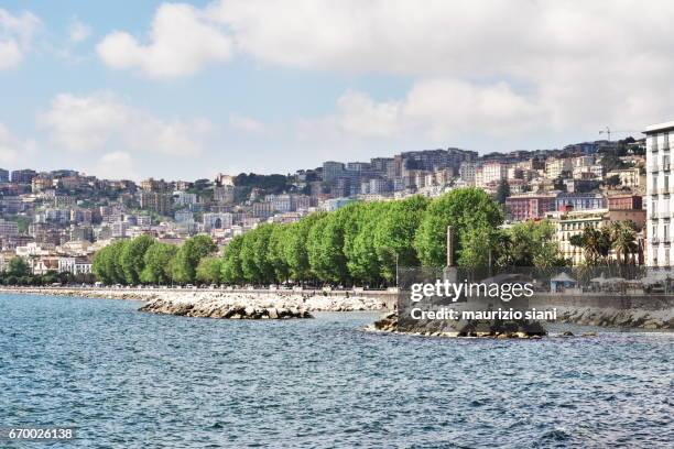 bay of naples, italy - giardino pubblico stock-fotos und bilder