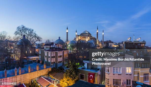 sultanahmet, the town and santa sofia (hagia sophia or aya sofya) - sultanahmet viertel stock-fotos und bilder