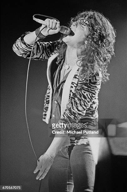 Singer Jon Deverill performing with British heavy metal group Tygers of Pan Tang, at the Reading Festival, 28th August 1982.