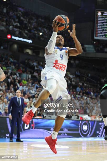 Dontaye Draper, #4 guard of Real Madrid during the 2016/2017 Turkish Airlines Euroleague Play Off Leg One between Real Madrid v Darussafaka Dogus...
