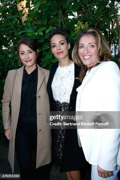 Daniela Lumbroso, Berenice Bejo and Carole Chretiennot attend "La Closerie des Lilas" Literary Awards 2017 at La Closerie des Lilas on April 19, 2017...