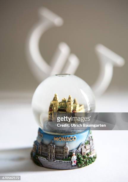 Symbol photo on the topics tax oasis, banking secrecy, tax treaties, tax investigation, tax authorities etc. The photo shows a Monaco snow globe and...