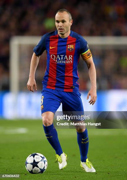 Andres Iniesta of Barcelona controls the ball during the UEFA Champions League Quarter Final second leg match between FC Barcelona and Juventus at...