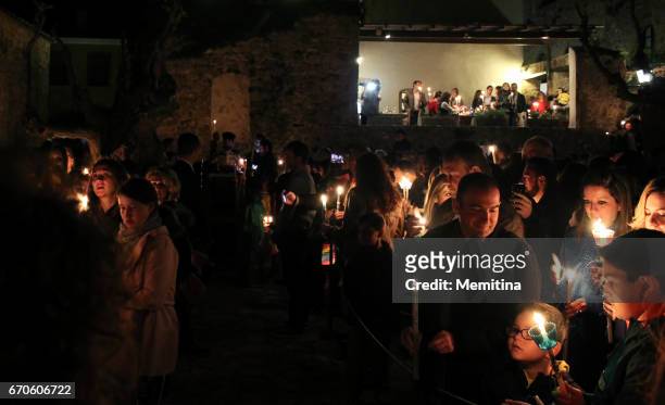 希臘東正教復活節前夕守夜禮 - monemvasia 個照片及圖片檔
