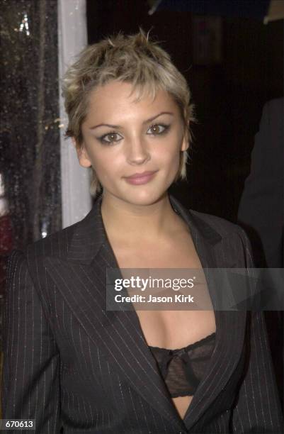Actress Rachael Leigh Cook arrives at the premiere of "Antitrust" January 10, 2001 in Westwood, CA.