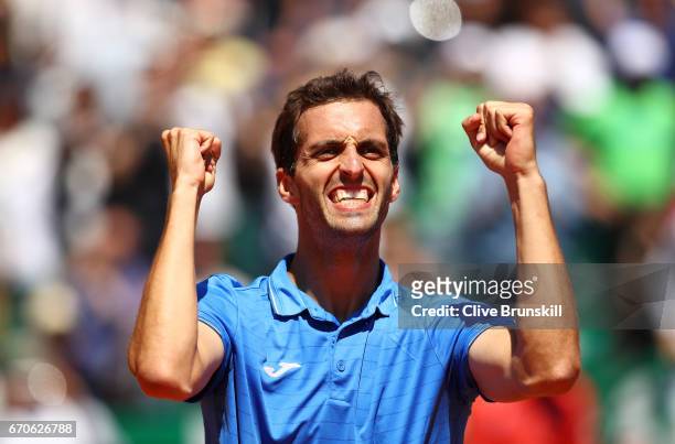 Albert Ramos-Vinolas of Spain celebrates after victory in his third round match against Andy Murray of Great Britain on day 5 of the Monte Carlo...
